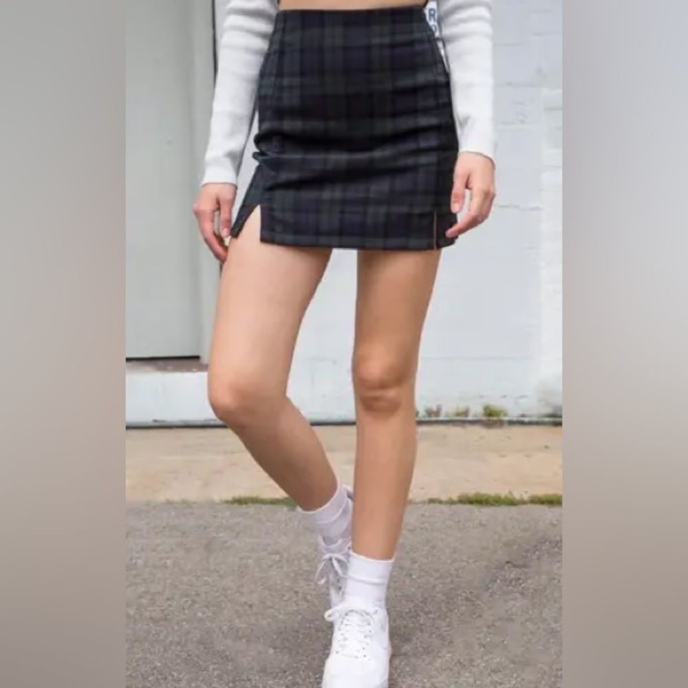Brandy Melville Cara Tartan/Plaid Mini Skirt in Navy and Green